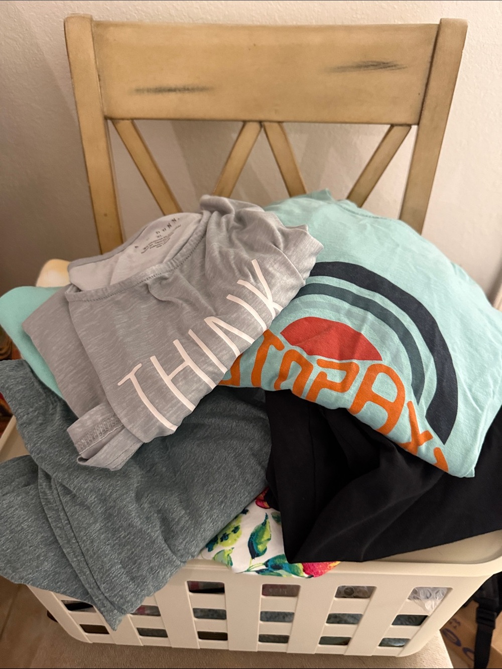XL bundle of tops and shorts